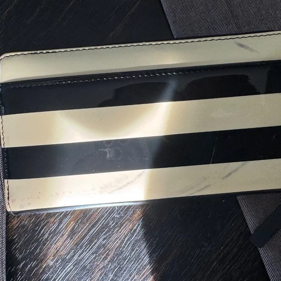 Kate Spade Neda Penn Valley Wallet - Picture 6 of 7